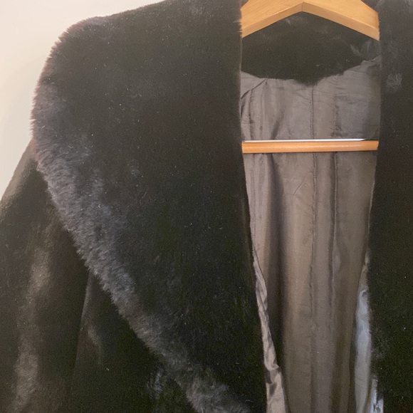 Woman’s long heavy sheepskin fur coat Sz 16,18 - Picture 7 of 16